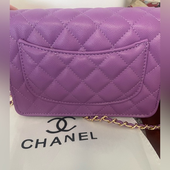 💜 💐 CHANEL purple Quilted Clutch Top wallet with Gold Chain crossbody purse - Picture 2 of 6